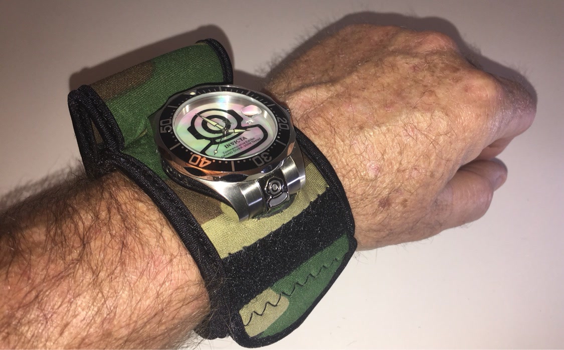 Invicta dive watch with Camo WATCH-ET, flap open