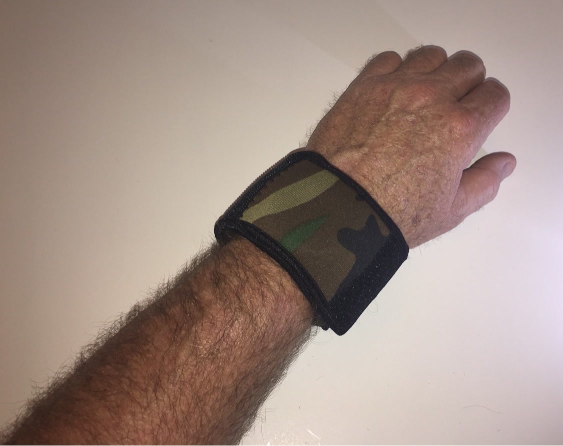 Camo WATCH-ET on the wrist, cover flap closed